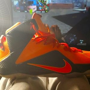 Lebron 12